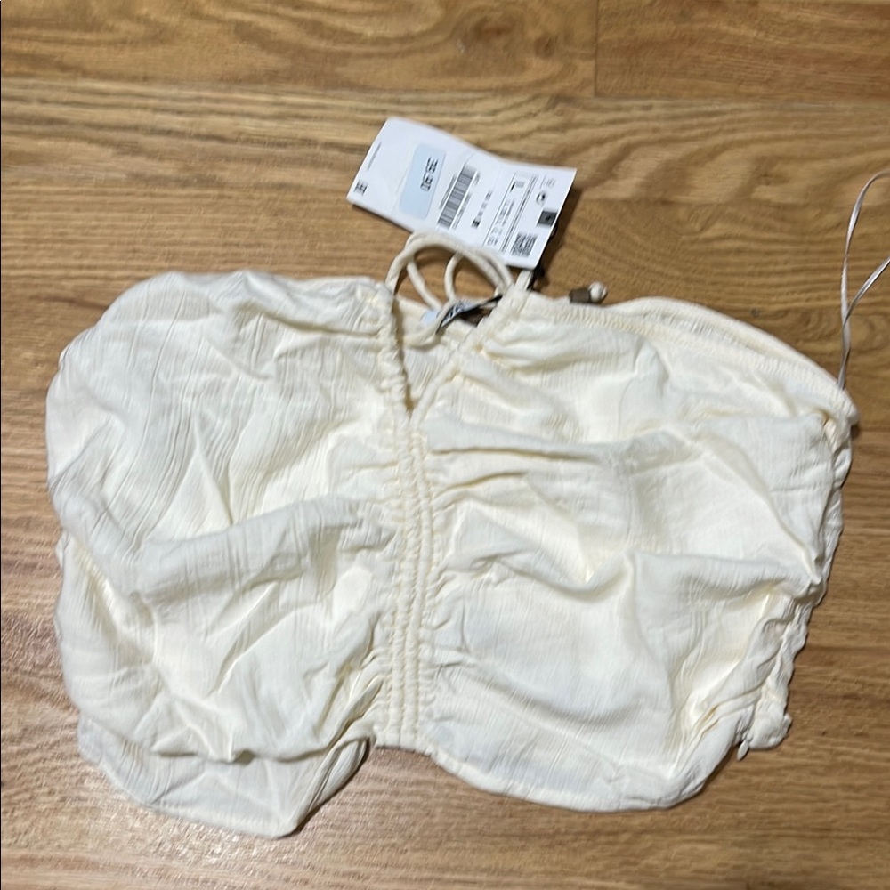 🤍 Zara Cream Ruched Cap Sleeve Crop Top – Size L (NWT)